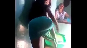 NAIROBI GIRL DANCING AND FINGERING HER PUSSY