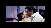 Kareena Kapoor Kiss - www.smsxx.blogspot.com.flv